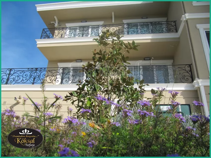 Balkon Demir Korkuluk - Balkon Ferforje Korkulukları