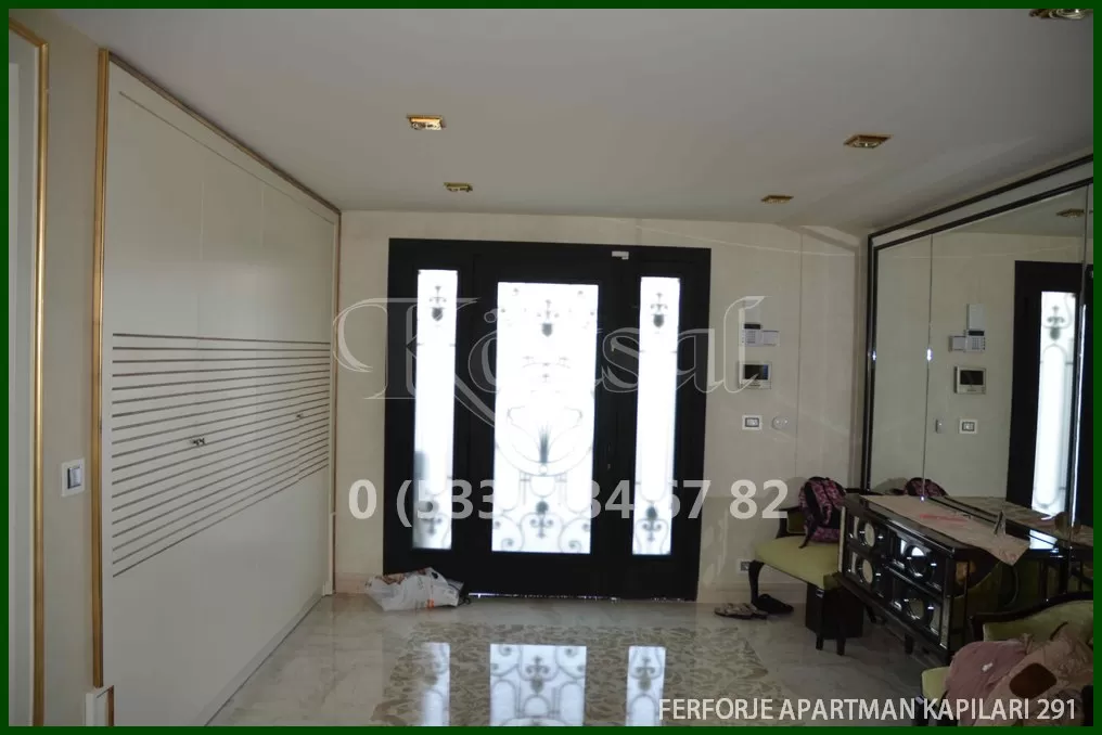 cam apartman kapıları